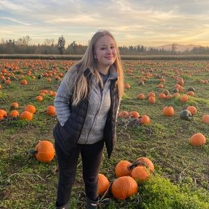 Meet your Posher, Bella